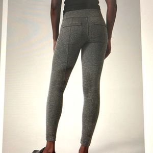 Athlete Delancey Herringbone Tight. Black/Abalone Grey.